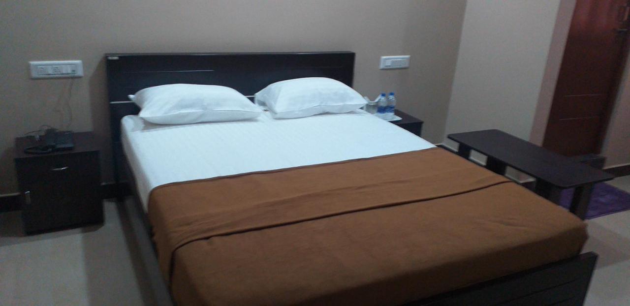Hotel The Nisarga Grand à Bangalore Extérieur photo
