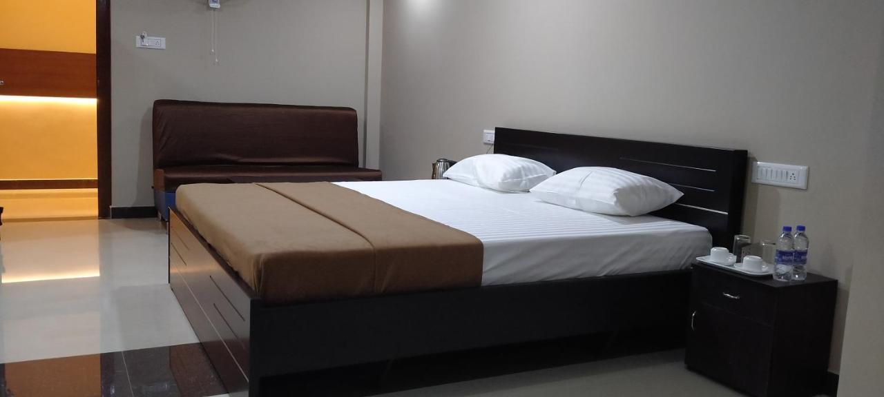 Hotel The Nisarga Grand à Bangalore Extérieur photo