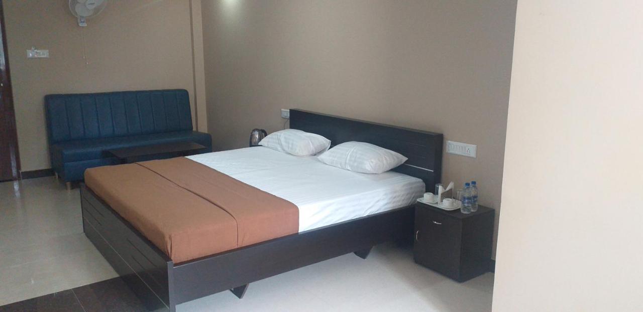 Hotel The Nisarga Grand à Bangalore Extérieur photo