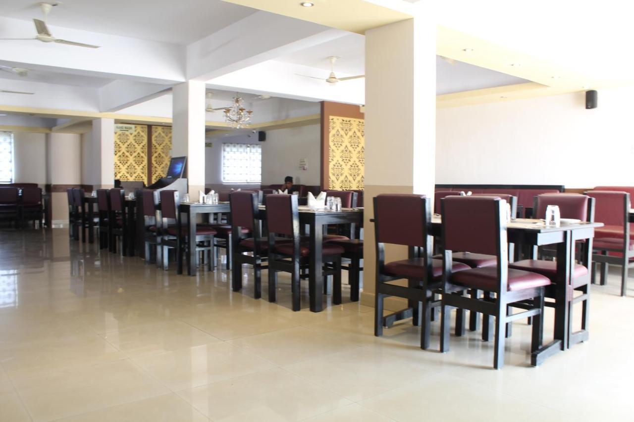 Hotel The Nisarga Grand à Bangalore Extérieur photo