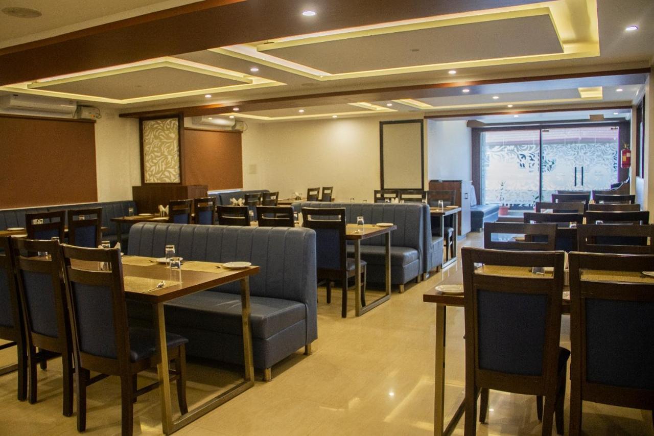 Hotel The Nisarga Grand à Bangalore Extérieur photo