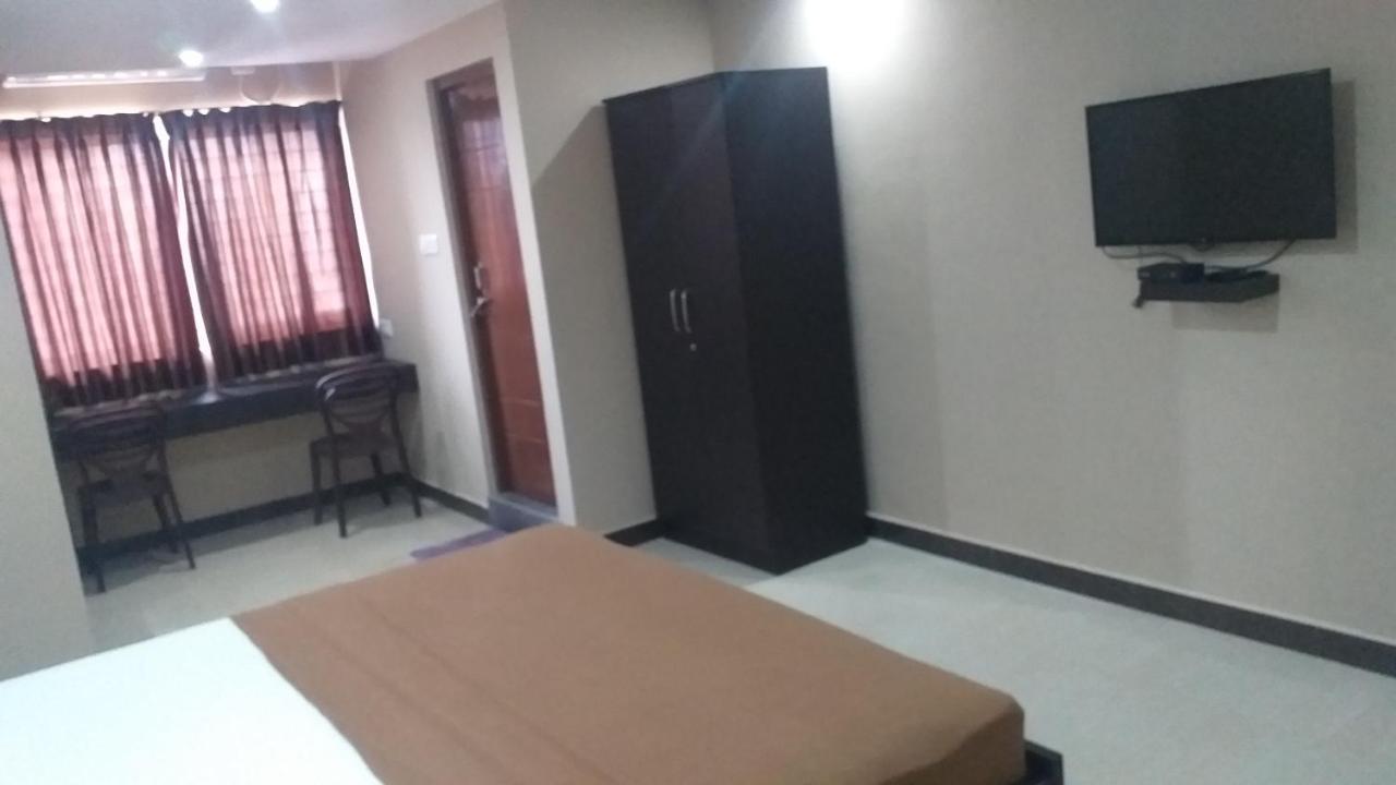 Hotel The Nisarga Grand à Bangalore Extérieur photo